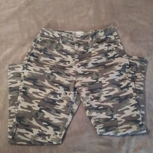 No boundaries Camo High rise Skinny pants Size 17